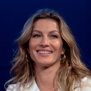 Gisele Bündchen participou do quadro 'Todderography', do 'The Late Late Show'