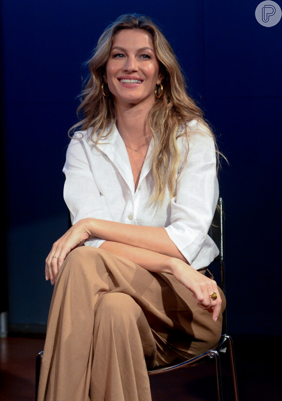 Gisele Bündchen participou do quadro 'Todderography', do 'The Late Late Show'