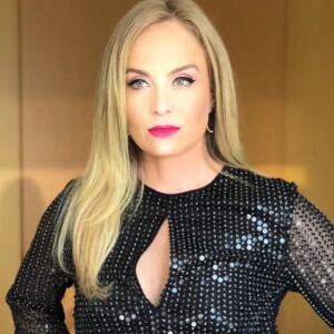 Angélica recentemente completou 45 anos