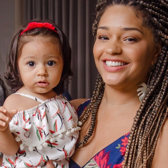 Juliana Alves sempre divide os momentos com a filha, Yolanda, nas redes sociais