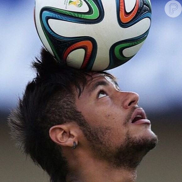 Neymar escreveu no Instagram antes do jogo: 'Que Deus nos abençoe e nos proteja'