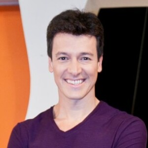 'Hoje graças a Deus e a vocês, zerei minha vida de comunicador!', afirmou Rodrigo Faro após se encontrar com Silvio Santos