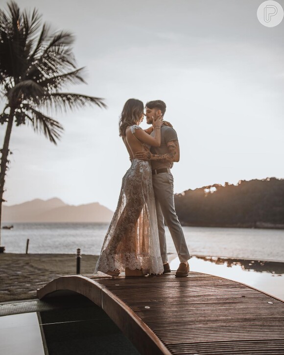 Gabi Brandt e Saulo Poncio estão de casamento marcado para janeiro de 2019