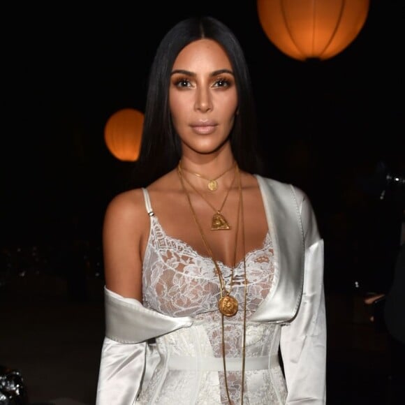 Simaria tem estilo e aparência comparada a de Kim Kardashian