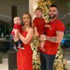 Andressa Suita e Gusttavo Lima combinam filhos com roupa vermelha: 'Feliz Natal'