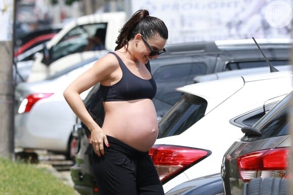 Isis Valverde manteve as atividades físicas até na reta final da gravidez