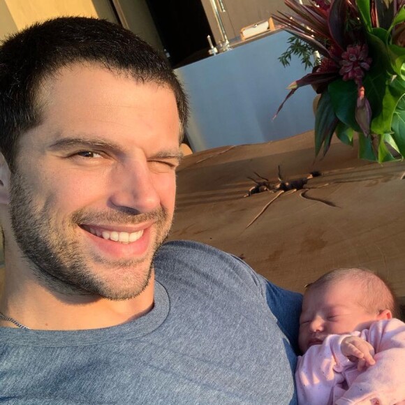 Duda Nagle, noivo de Sabrina Sato, se encantou em foto com a filha, Zoe: 'Coisa mais linda do mundo'