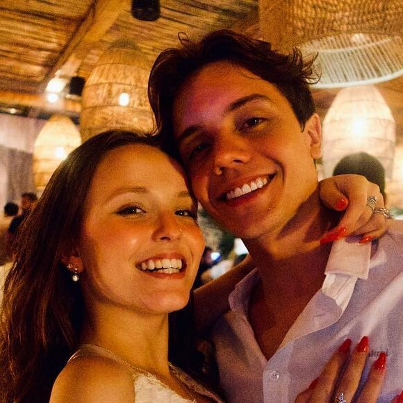 Leo Cidade e Larissa Manoela namoram há pouco mais de um ano