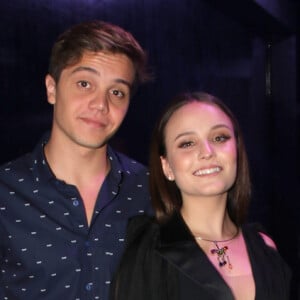 Larissa Manoela exaltou o namorado, Leo Cidade, em entrevista ao Purepeople: 'A gente tem uma troca, uma sintonia muito grande. Tudo que a gente faz é motivo de comemoração: conhecer lugares novos, vibrar com lugares novos, a gente vibra muito um com o outro'