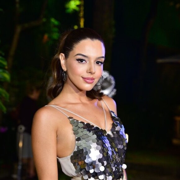 O delineado gatinho já é um efeito queridinho de Giovanna Lancellotti