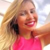 Marília Mendonça combina batom com look rosa e encanta seguidores no Instagram