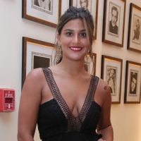 Giulia Costa faz passeio de barco e fãs elogiam: 'Flávia Alessandra purinha'