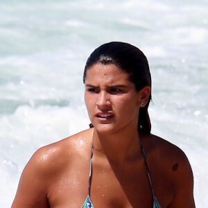 Giulia Costa está com 18 anos