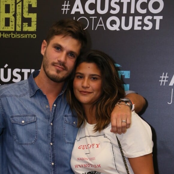 Giulia Costa vive romance com produtor musical Philippe Correia