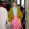 Desfile Valentino na Primavera / Verão da Semana de Moda de Paris: mix de cores em peças com pegada mais clean
