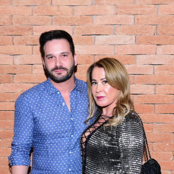 Zilu Camargo e o namorado, Marco Antonio Ruggiero, fizeram um programa a dois nesta quinta-feira, 24 de janeiro de 2019, e foram assistir show da dupla Matheus e Kauan nos EUA