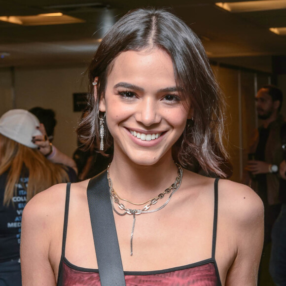 Bruna Marquezine se diverte com post de fã sobre críticas e volta com Neymar