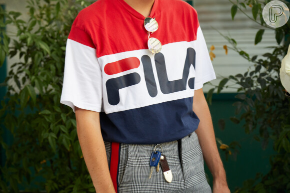 Logomania é tendência: t-shirt com a marca Fila