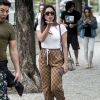 Logomania é tendência na moda: Anitta com calça Gucci