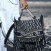 Logomania na moda: bolsa Dior