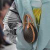 Logomania na moda: bolsa Louis Vuitton e seu tradicional monograma