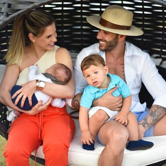 Casada com Gusttavo Lima, Andressa Suita encantou os fãs com foto dos filhos