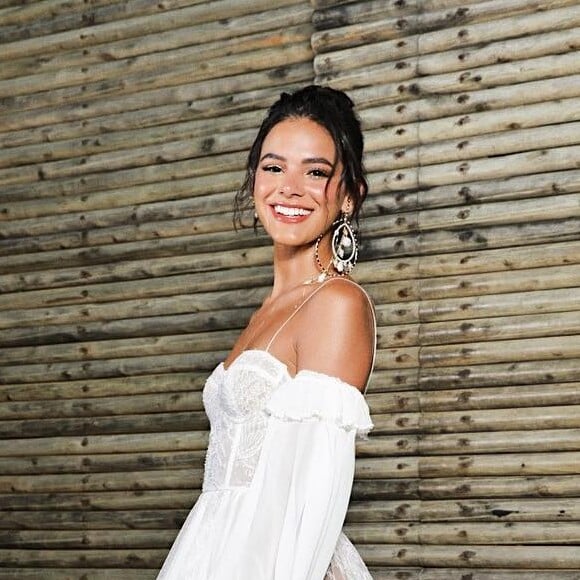 Bruna Marquezine ganhou uma música para chamar de sua