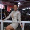 Viviane Araujo usou vestido feito com exclusividade para o ensaio da escola de samba carioca Acadêmicos do Salgueiro: o look tem 14 mil cristais