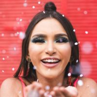 Guia do glitter: 5 dicas para caprichar no brilho na maquiagem de Carnaval