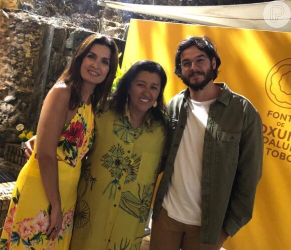 Fátima Bernardes e Túlio Gadêlha estão em Salvador, na Bahia, onde encontraram Regina Casé, nesta quinta-feira, 7 de fevereiro de 2019