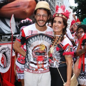 Fátima Bernardes visitou a Igreja do Carmo com o namorado