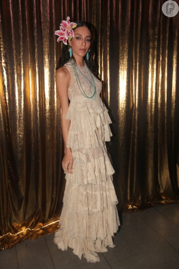 Lea T elegeu um vestido Givenchy para o pré-carnaval da Vogue em 2014. Puro glam!