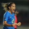 Atacante da Seleção Brasileira, Monica Hickmann, compartilha momentos musicais em seu Instagram.