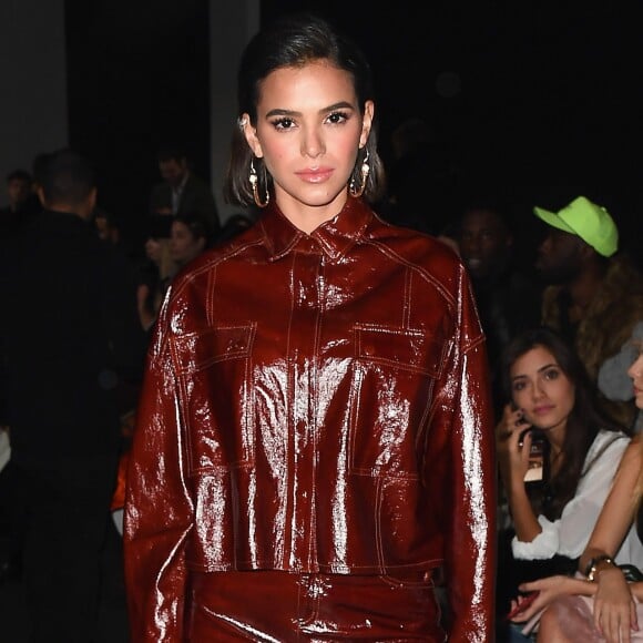 Fã aponta 'olhar triste' de Bruna Marquezine durante NYFW