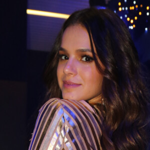 Bruna Marquezine com vestido Patrícia Vieira no Baile da Vogue 2017. Chiquérrima, né? Nada mal para quem curte eventos mais sofisticados durante a folia