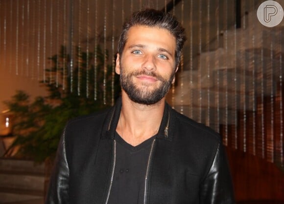 Bruno Gagliasso está usando visual com barba para fazer novela 'O Sétimo Guardião'
