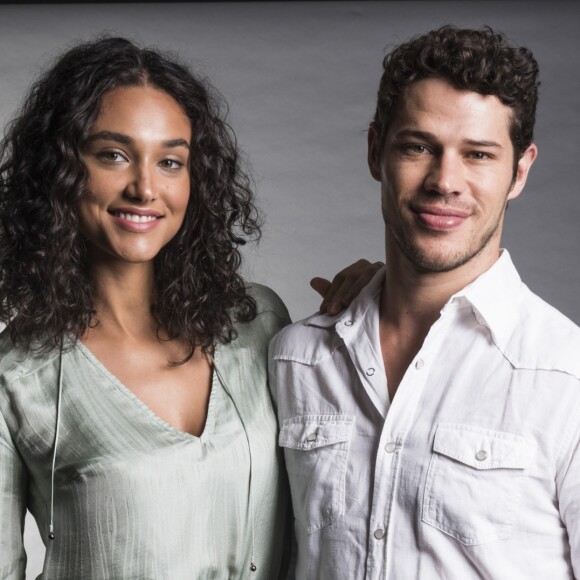 Débora Nascimento e José Loreto terminaram casamento após quase 4 anos, segundo o colunista Leo Dias, do jornal 'O Dia', neste sábado, 16 de fevereiro de 2019