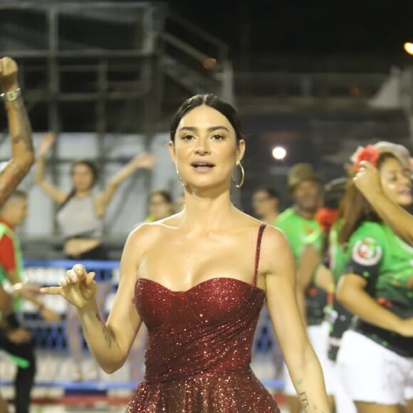 Thaila Ayala explicou ao Purepeople a falta de preparação para o carnaval: 'Operei há cinco meses'