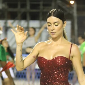 Thaila Ayala está noiva de Renato Góes desde o réveillon