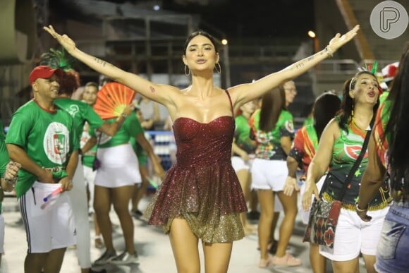 Thaila Ayala foi diagnosticada com hérnia de disco no último carnaval
