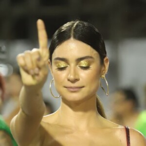 Thaila Ayala foi ao ensaio da Grande Rio neste sábado, 16 de fevereiro de 2019