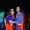 Fátima Bernardes e Tulio Gadelha curtiram baile de carnaval em Olinda fantasiados de Super-homem e Mulher Maravilha.