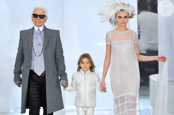 Karl Lagerfeld era conhecido por seu talento e criatividade irreverente na área da moda