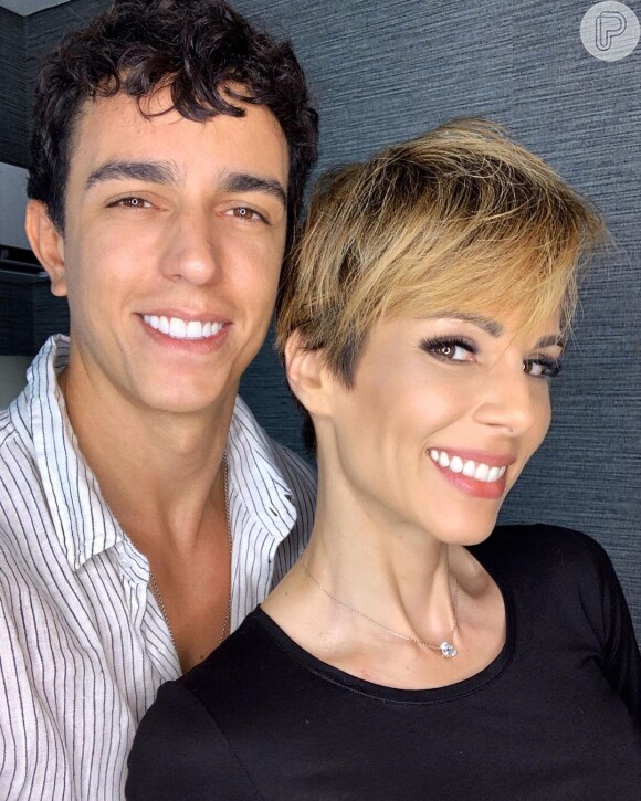 Ana Furtado mudou o visual com Ricardo Rodrigues, conceituado hairstylist do Studio W