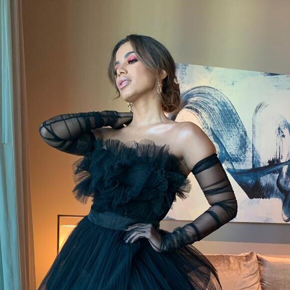 Anitta apostou em look com fenda para o Premio Lo Nuestro, em Miami, nos Estados Unidos, na noite desta quinta-feira, 21 de fevereiro de 2019