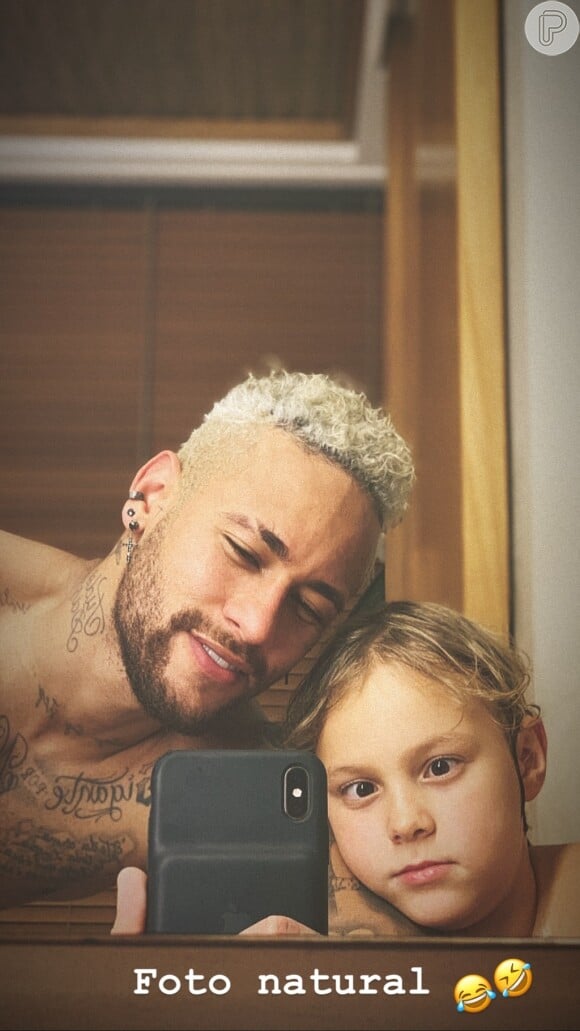 Neymar faz sequência de selfies e Davi Lucca o diverte com careta: 'Foto natural'