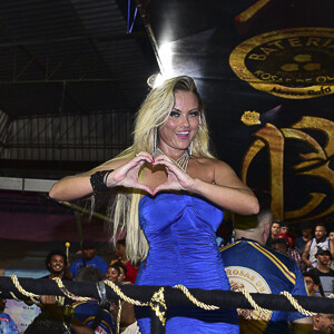 Ellen Rocche agitou a quadra da Rosas de Ouro no último ensaio técnico da escola para o carnaval, na noite desta quarta-feira, 27 de fevereiro de 2019