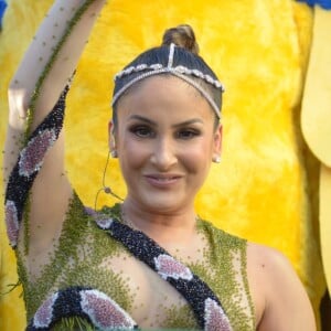 Claudia Leitte fez uma homenagem a Amazônia ao usar uma fantasia de cobra