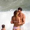 Priscila Fantin aproveita o verão na praia do Leblon com o marido, Renan Abreu, em dezembro de 2012