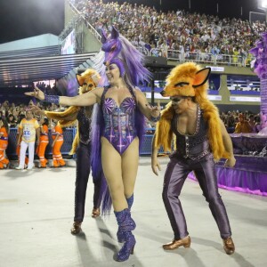 Claudia Raia usou fantasia de raposa em desfile de Carnaval neste domingo, 3 de março de 2019